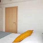 Laura *