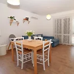 Laura Apartmán *