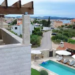 Laura Apartmán *
