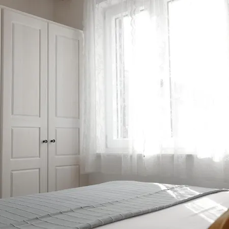 Laura Apartment