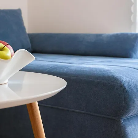 Laura * 布罗达里卡