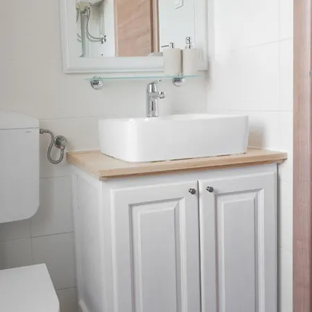 Laura * 布罗达里卡