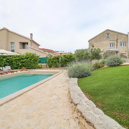 Apartment Laura Brodarica (Sibenik-Knin)