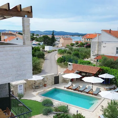 Laura Brodarica (Sibenik-Knin)