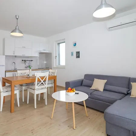 Apartment Laura