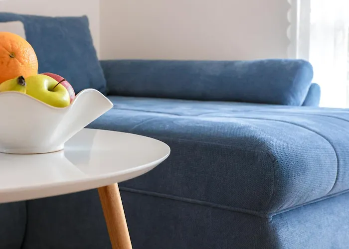 Laura * ברודאריצה