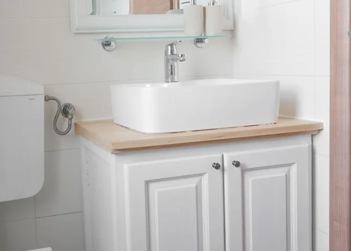 Laura * ברודאריצה